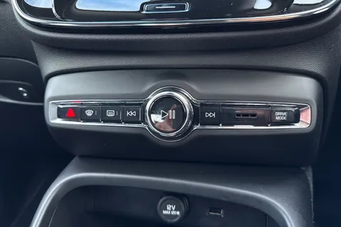 KM20DUJ Volvo Xc40 2.0 D3 Inscription Pro Auto Euro 6 (s/s) 5dr Thumbnail #57