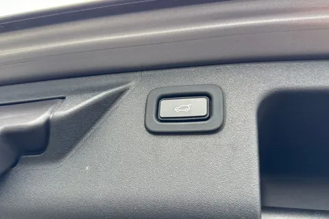 DU71FWA Land Rover Discovery Sport 2.0 D200 R-Dynamic S Plus 5dr Thumbnail #31