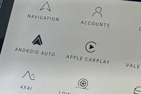 DU71FWA Land Rover Discovery Sport 2.0 D200 R-Dynamic S Plus 5dr Thumbnail #36