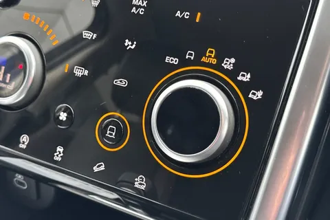 DU71FWA Land Rover Discovery Sport 2.0 D200 R-Dynamic S Plus 5dr Thumbnail #40