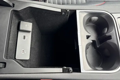 DU71FWA Land Rover Discovery Sport 2.0 D200 R-Dynamic S Plus 5dr Thumbnail #44