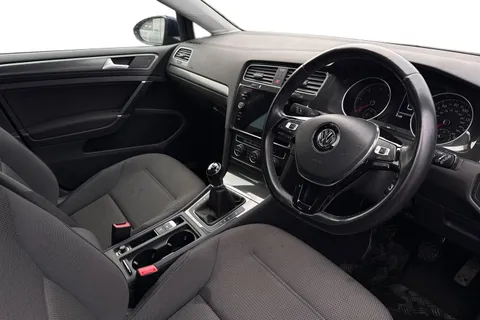 HG69BZX Volkswagen Golf 1.6 TDI Match Edition Euro 6 (s/s) 5dr Thumbnail #7