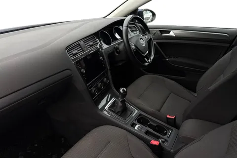 HG69BZX Volkswagen Golf 1.6 TDI Match Edition Euro 6 (s/s) 5dr Thumbnail #8