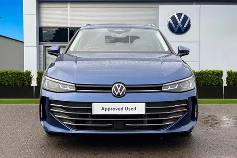 6 of 64 for Volkswagen Passat 1.5 TSI eHybrid 204PS Life 5dr DSG⭐ Drivers Assistance Pack⭐