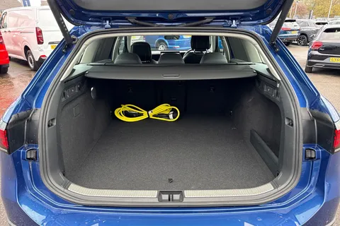 7 of 64 for Volkswagen Passat 1.5 TSI eHybrid 204PS Life 5dr DSG⭐ Drivers Assistance Pack⭐