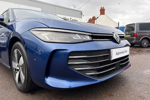 9 of 64 for Volkswagen Passat 1.5 TSI eHybrid 204PS Life 5dr DSG⭐ Drivers Assistance Pack⭐