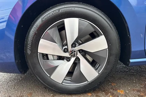 12 of 64 for Volkswagen Passat 1.5 TSI eHybrid 204PS Life 5dr DSG⭐ Drivers Assistance Pack⭐