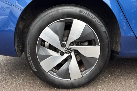 13 of 64 for Volkswagen Passat 1.5 TSI eHybrid 204PS Life 5dr DSG⭐ Drivers Assistance Pack⭐