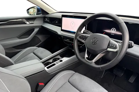 14 of 64 for Volkswagen Passat 1.5 TSI eHybrid 204PS Life 5dr DSG⭐ Drivers Assistance Pack⭐