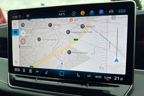 17 of 64 for Volkswagen Passat 1.5 TSI eHybrid 204PS Life 5dr DSG⭐ Drivers Assistance Pack⭐
