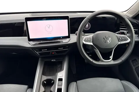 18 of 64 for Volkswagen Passat 1.5 TSI eHybrid 204PS Life 5dr DSG⭐ Drivers Assistance Pack⭐