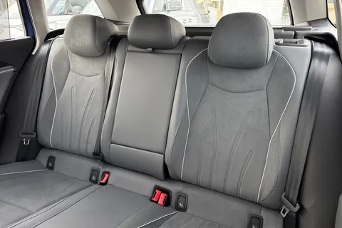 19 of 64 for Volkswagen Passat 1.5 TSI eHybrid 204PS Life 5dr DSG⭐ Drivers Assistance Pack⭐