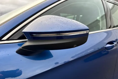 35 of 64 for Volkswagen Passat 1.5 TSI eHybrid 204PS Life 5dr DSG⭐ Drivers Assistance Pack⭐