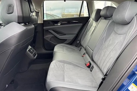 37 of 64 for Volkswagen Passat 1.5 TSI eHybrid 204PS Life 5dr DSG⭐ Drivers Assistance Pack⭐