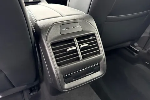 39 of 64 for Volkswagen Passat 1.5 TSI eHybrid 204PS Life 5dr DSG⭐ Drivers Assistance Pack⭐