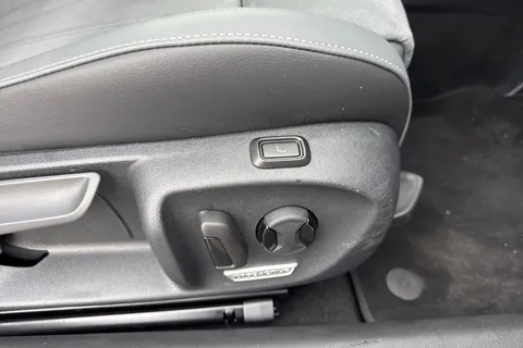 41 of 64 for Volkswagen Passat 1.5 TSI eHybrid 204PS Life 5dr DSG⭐ Drivers Assistance Pack⭐