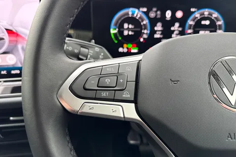 48 of 64 for Volkswagen Passat 1.5 TSI eHybrid 204PS Life 5dr DSG⭐ Drivers Assistance Pack⭐