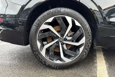 24 of 65 for Audi e-tron 50 Black Edition Sportback Auto quattro 5dr 71.2kWh (11kW Charger)