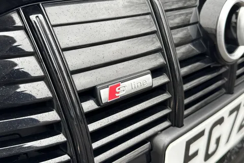 25 of 65 for Audi e-tron 50 Black Edition Sportback Auto quattro 5dr 71.2kWh (11kW Charger)