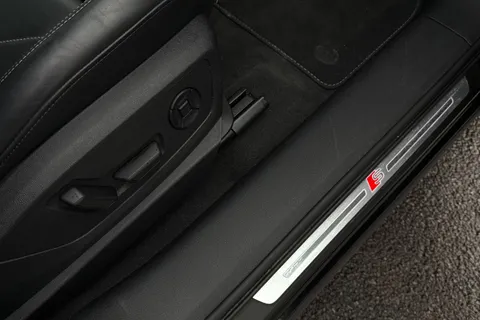 30 of 65 for Audi e-tron 50 Black Edition Sportback Auto quattro 5dr 71.2kWh (11kW Charger)