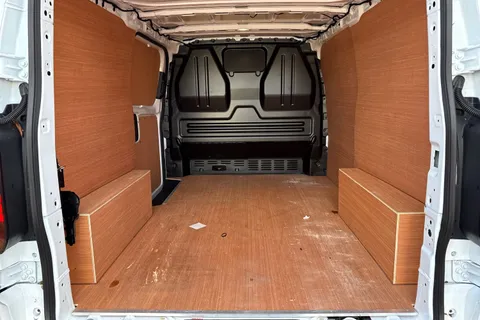 CX25LYO Volkswagen Transporter 2.0 TDI 110 Commerce Plus Van Thumbnail #8