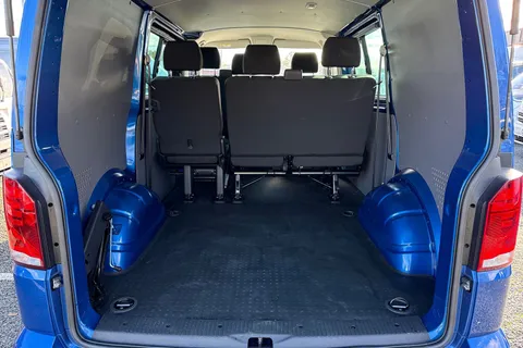 CX74LDJ Volkswagen Transporter 2.0 TDI 150 Highline Kombi Van Thumbnail #8