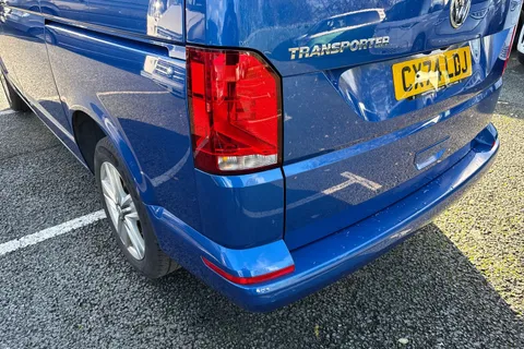 CX74LDJ Volkswagen Transporter 2.0 TDI 150 Highline Kombi Van Thumbnail #9