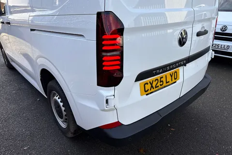 CX25LYO Volkswagen Transporter 2.0 TDI 110 Commerce Plus Van Thumbnail #9