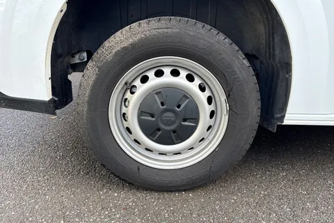 CX25LYO Volkswagen Transporter 2.0 TDI 110 Commerce Plus Van Thumbnail #13