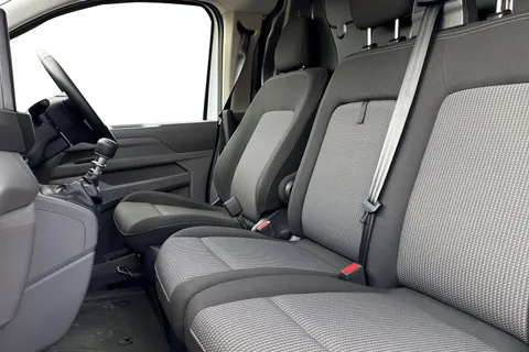 CX25LYO Volkswagen Transporter 2.0 TDI 110 Commerce Plus Van Thumbnail #17