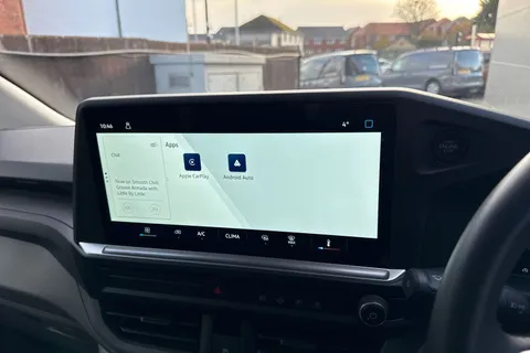 CX25LYO Volkswagen Transporter 2.0 TDI 110 Commerce Plus Van Thumbnail #18