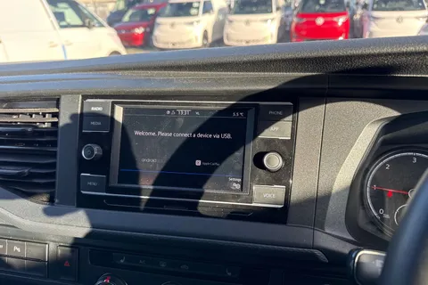 CX74LDJ Volkswagen Transporter 2.0 TDI 150 Highline Kombi Van Thumbnail #18