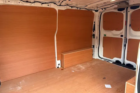 CX25LYO Volkswagen Transporter 2.0 TDI 110 Commerce Plus Van Thumbnail #20