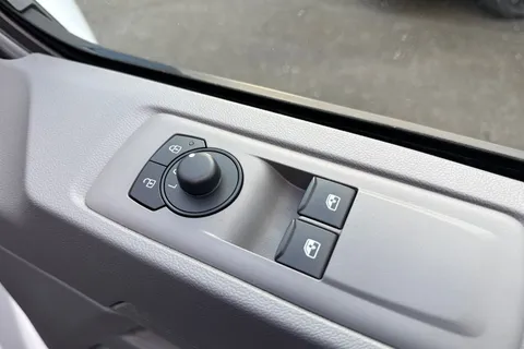 CX25LYO Volkswagen Transporter 2.0 TDI 110 Commerce Plus Van Thumbnail #22