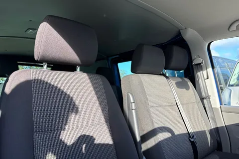 CX74LDJ Volkswagen Transporter 2.0 TDI 150 Highline Kombi Van Thumbnail #25