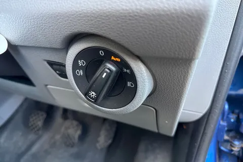 CX74LDJ Volkswagen Transporter 2.0 TDI 150 Highline Kombi Van Thumbnail #29