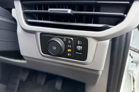 CX25LYO Volkswagen Transporter 2.0 TDI 110 Commerce Plus Van Thumbnail #29