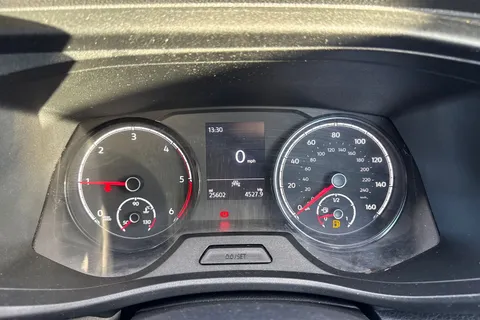 CX74LDJ Volkswagen Transporter 2.0 TDI 150 Highline Kombi Van Thumbnail #31