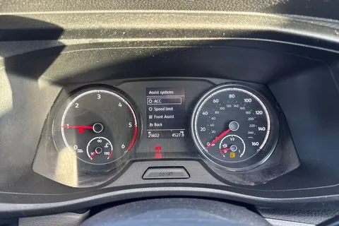 CX74LDJ Volkswagen Transporter 2.0 TDI 150 Highline Kombi Van Thumbnail #32