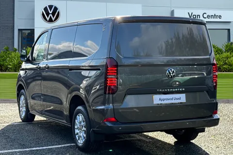 CX75HZW Volkswagen Transporter 2.0 TDI T28 Commerce Pro FWD SWB Euro 6 (s/s) 5dr Thumbnail #3