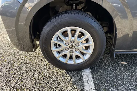 CX75HZW Volkswagen Transporter 2.0 TDI T28 Commerce Pro FWD SWB Euro 6 (s/s) 5dr Thumbnail #10