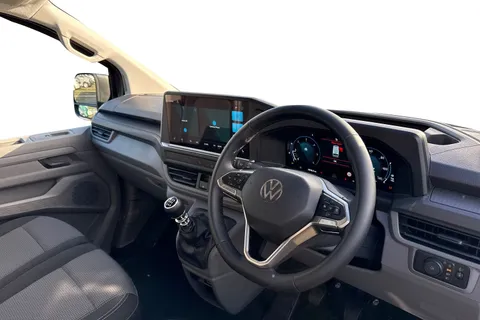 CX75HZW Volkswagen Transporter 2.0 TDI T28 Commerce Pro FWD SWB Euro 6 (s/s) 5dr Thumbnail #14