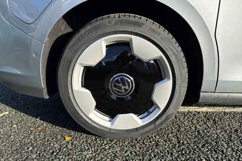 CX75JZT Volkswagen ID. Buzz Pro 79kWh Life MPV 5dr Electric Auto (SWB, 5Seat) (286 ps) Thumbnail #12