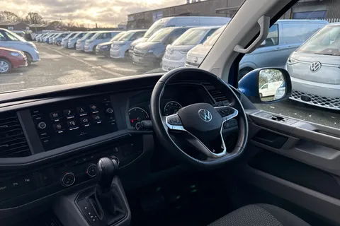CX74LMU Volkswagen Transporter 2.0 TDI 150 Highline Kombi Van DSG Thumbnail #19