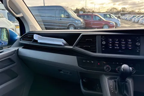 CX74LMU Volkswagen Transporter 2.0 TDI 150 Highline Kombi Van DSG Thumbnail #21