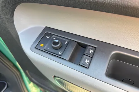 CX75JYS Volkswagen ID. Buzz Pro 79kWh Life MPV 5dr Electric Auto (SWB, 5Seat) (286 ps) Thumbnail #21