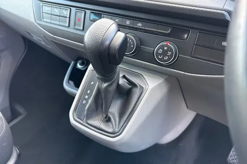 CX74LMU Volkswagen Transporter 2.0 TDI 150 Highline Kombi Van DSG Thumbnail #24