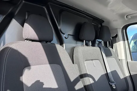 CX75HZW Volkswagen Transporter 2.0 TDI T28 Commerce Pro FWD SWB Euro 6 (s/s) 5dr Thumbnail #24