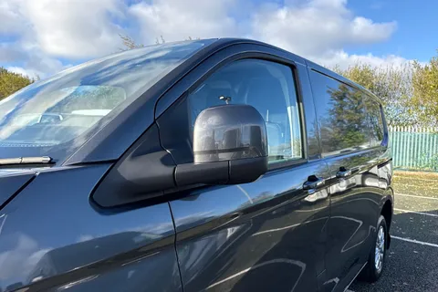 CX75HZW Volkswagen Transporter 2.0 TDI T28 Commerce Pro FWD SWB Euro 6 (s/s) 5dr Thumbnail #26