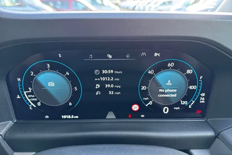 CX75HZW Volkswagen Transporter 2.0 TDI T28 Commerce Pro FWD SWB Euro 6 (s/s) 5dr Thumbnail #30